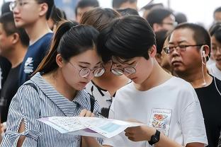 到底啥级别！拉塞尔重回首发后三战场均27.3分3板5.6助